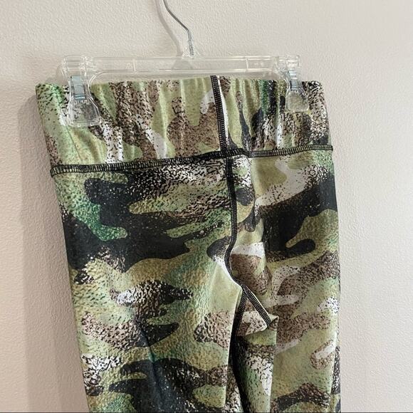 Terez Camo Tall Band Leggings Size S Metallic Green Silver Activewear Gym - Picture 7 of 10
